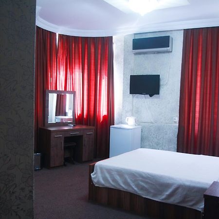 New Palace Shardeni Tbilisi Esterno foto