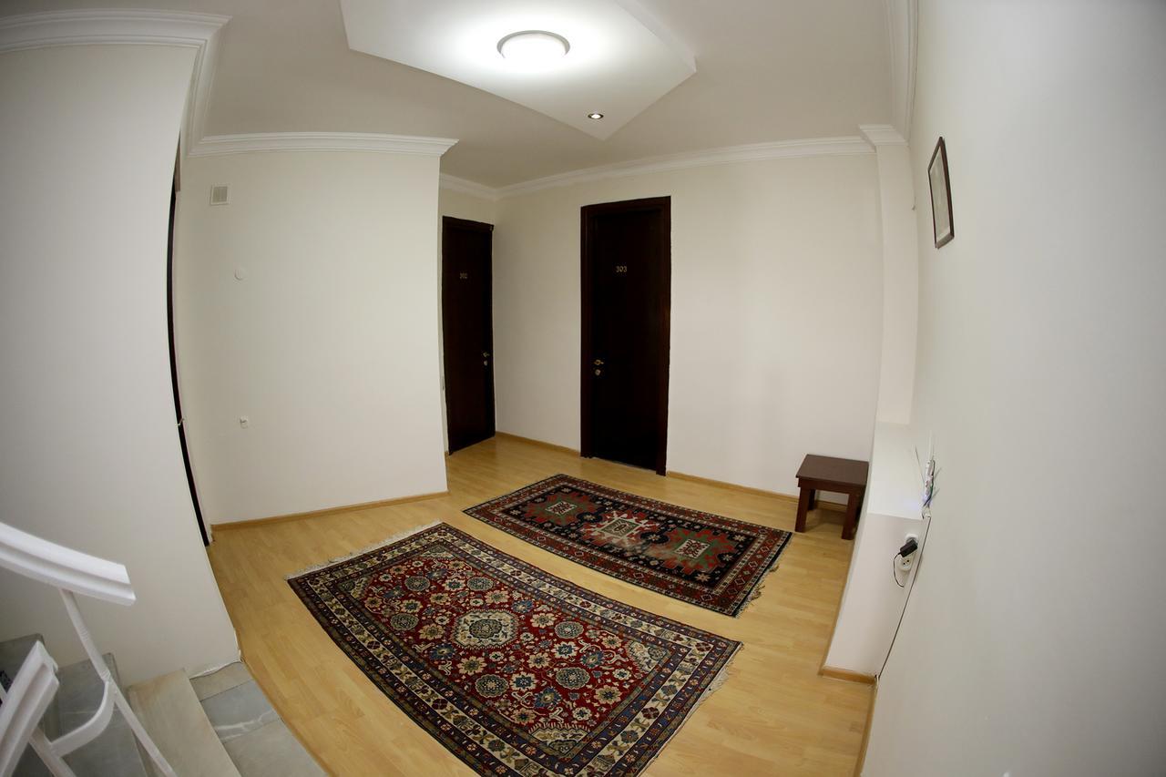 New Palace Shardeni Tbilisi Esterno foto