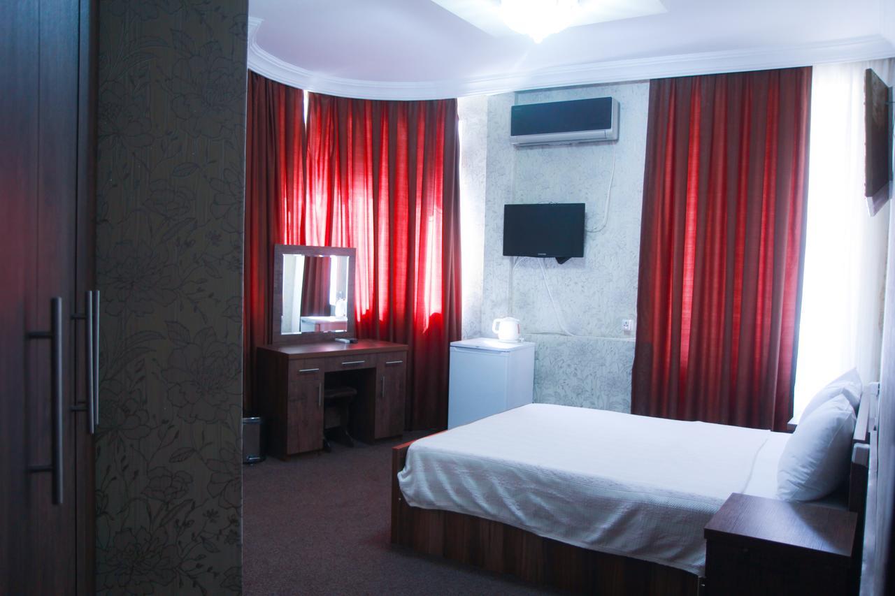 New Palace Shardeni Tbilisi Esterno foto